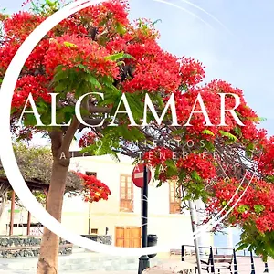 https://alquilo-habitaciones-en-puerto-santiago-frente-al-mar.in-canary-islands.com